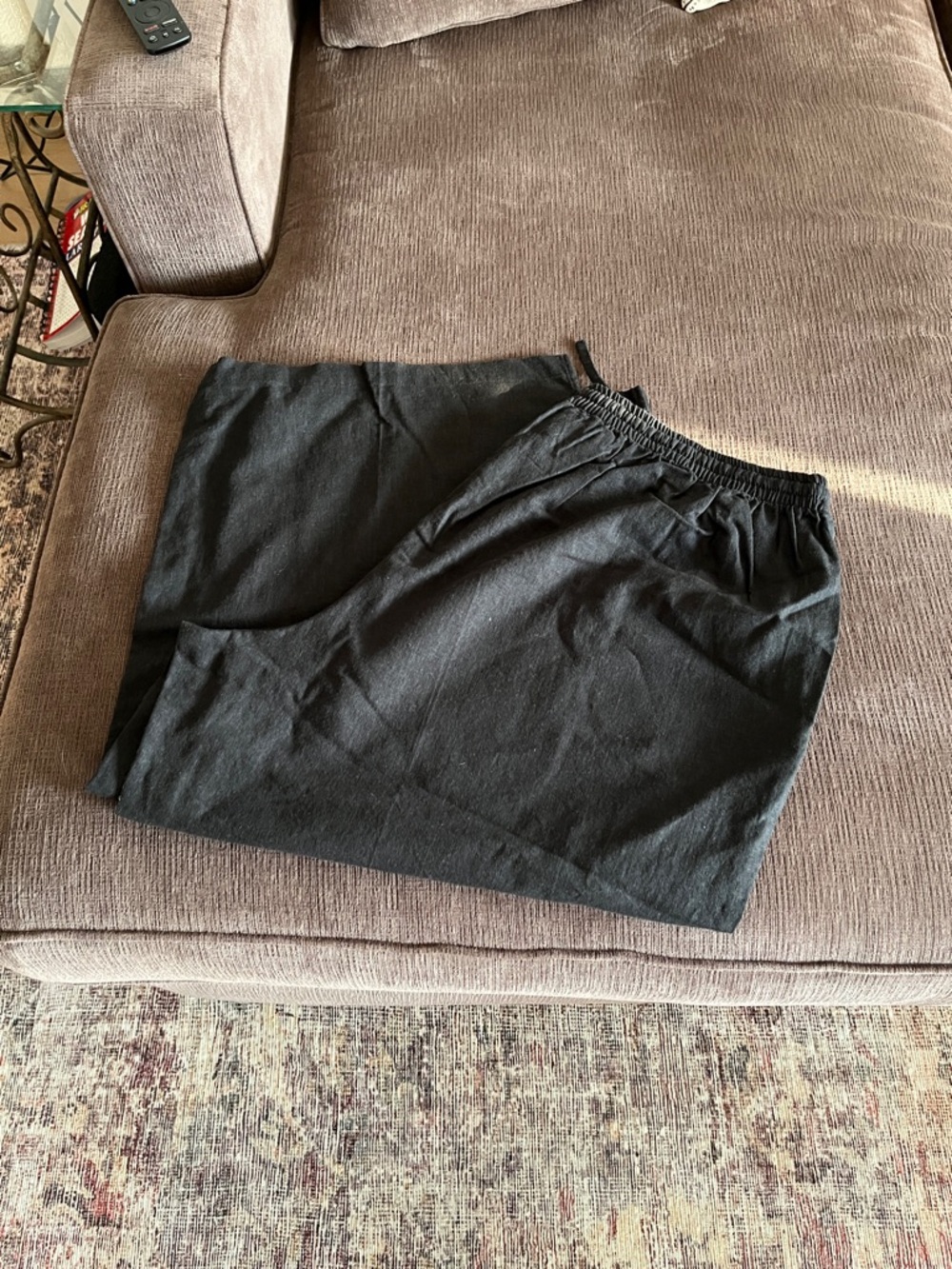 Only Necessities Black Linen Blend Elastic Waist Capris